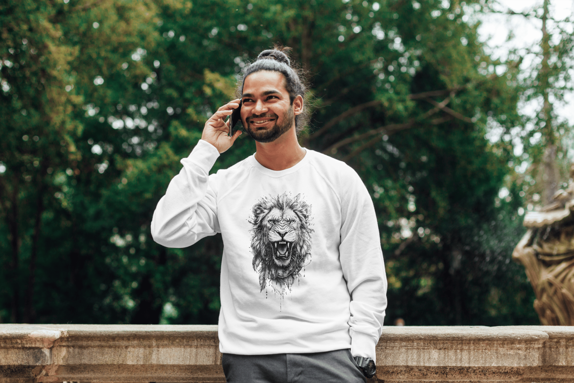 Löwe Sweatshirt - Vorderseite | Sketch Art Design